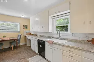 1235 SW Cheltenham St, Portland, OR 97239 - Photo 19