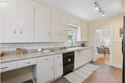 1235 SW Cheltenham St, Portland, OR 97239 - Photo 21