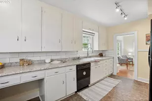 1235 SW Cheltenham St, Portland, OR 97239 - Photo 21