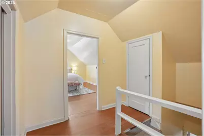 1235 SW Cheltenham St, Portland, OR 97239 - Photo 23