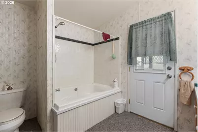 550 S State St #15, Sutherlin, OR 97479 - Photo 21
