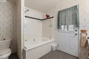 550 S State St, Sutherlin, OR 97479 - Photo 21