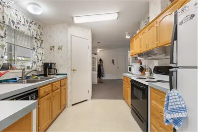 550 S State St #15, Sutherlin, OR 97479 - Photo 15