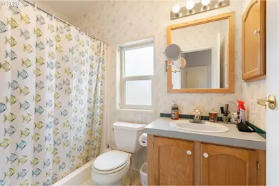 550 S State St #15, Sutherlin, OR 97479 - Photo 25