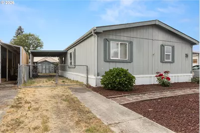 550 S State St #15, Sutherlin, OR 97479 - Photo 3