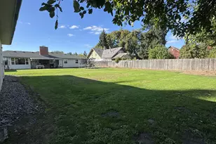 795 W Old Melrose Rd, Roseburg, OR 97471 - Photo 41