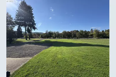 795 W Old Melrose Rd, Roseburg, OR 97471 - Photo 3