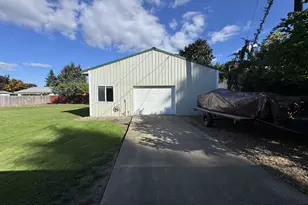 795 W Old Melrose Rd, Roseburg, OR 97471 - Photo 35