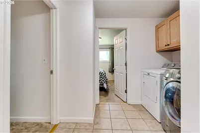 1141 W 24th Ave, Eugene, OR 97405 - Photo 7