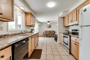 1141 W 24th Ave, Eugene, OR 97405 - Photo 5