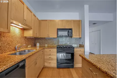 1620 NE Broadway St #432, Portland, OR 97232 - Photo 9