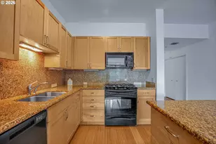 1620 NE Broadway St, Portland, OR 97232 - Photo 9