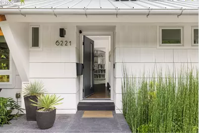 6221 SE Ash St, Portland, OR 97215 - Photo 3