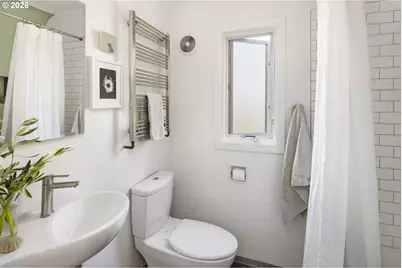 6221 SE Ash St, Portland, OR 97215 - Photo 15
