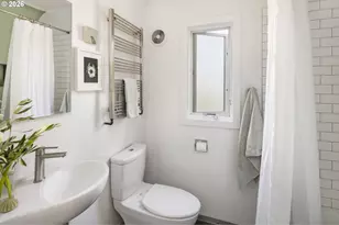 6221 SE Ash St, Portland, OR 97215 - Photo 15