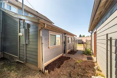 1576 Union Ave, North Bend, OR 97459 - Photo 39