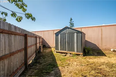 1576 Union Ave, North Bend, OR 97459 - Photo 41