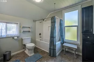 1576 Union Ave, North Bend, OR 97459 - Photo 33