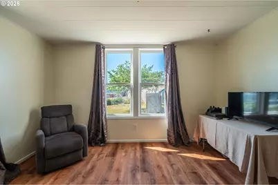 1576 Union Ave, North Bend, OR 97459 - Photo 11
