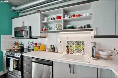 411 NW Flanders St #302, Portland, OR 97209 - Photo 17