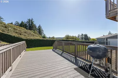 821 SE Vista Dr, Newport, OR 97365 - Photo 35