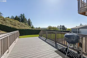 821 SE Vista Dr, Newport, OR 97365 - Photo 35