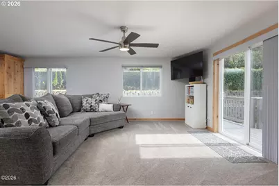 821 SE Vista Dr, Newport, OR 97365 - Photo 17