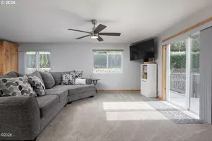 821 SE Vista Dr, Newport, OR 97365 - Photo 17