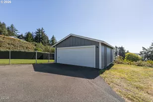 821 SE Vista Dr, Newport, OR 97365 - Photo 37