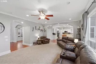 946 Reagan Ave NW, Salem, OR 97304 - Photo 9