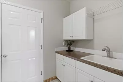 946 Reagan Ave NW, Salem, OR 97304 - Photo 23