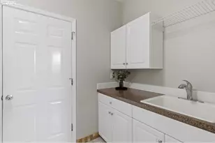 946 Reagan Ave NW, Salem, OR 97304 - Photo 23