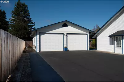 115 S 3rd St, Creswell, OR 97426 - Photo 41