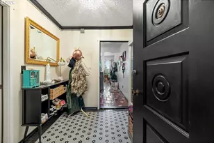 839 SW Broadway Dr, Portland, OR 97201 - Photo 3
