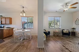 135 Othello Ave, Roseburg, OR 97471 - Photo 17