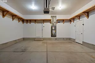 135 Othello Ave, Roseburg, OR 97471 - Photo 37