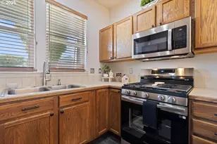 135 Othello Ave, Roseburg, OR 97471 - Photo 15
