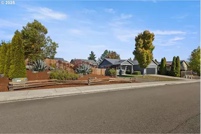 135 Othello Ave, Roseburg, OR 97471 - Photo 39