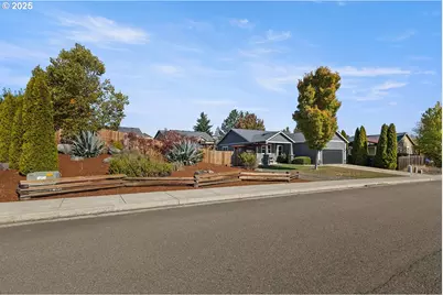 135 Othello Ave, Roseburg, OR 97471 - Photo 1