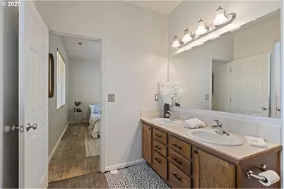 135 Othello Ave, Roseburg, OR 97471 - Photo 29