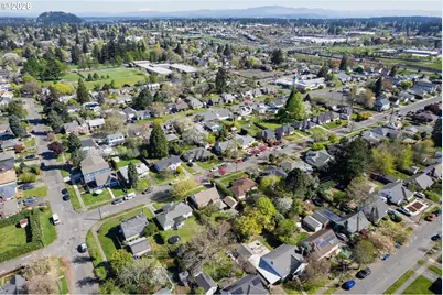 8922 SE Market St, Portland, OR 97216 - Photo 31