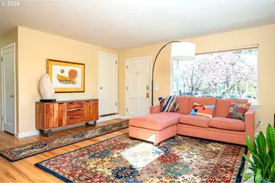8922 SE Market St, Portland, OR 97216 - Photo 5