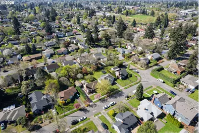 8922 SE Market St, Portland, OR 97216 - Photo 3