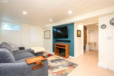 8922 SE Market St, Portland, OR 97216 - Photo 17