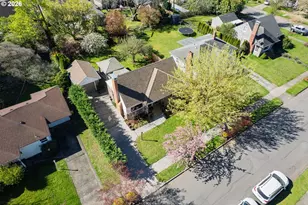 8922 SE Market St, Portland, OR 97216 - Photo 3