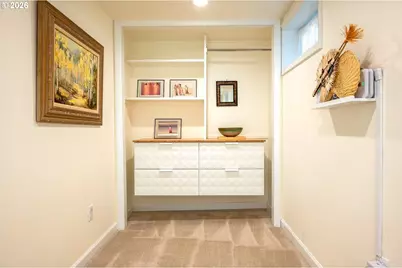 8922 SE Market St, Portland, OR 97216 - Photo 21