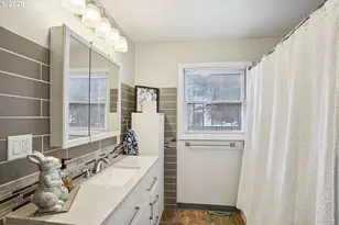 10985 SE Holgate Blvd, Portland, OR 97266 - Photo 15