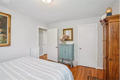 10985 SE Holgate Blvd, Portland, OR 97266 - Photo 17