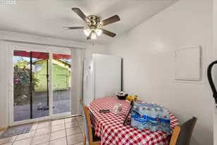 1720 17th St, Springfield, OR 97477 - Photo 9