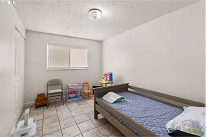 1720 17th St, Springfield, OR 97477 - Photo 5